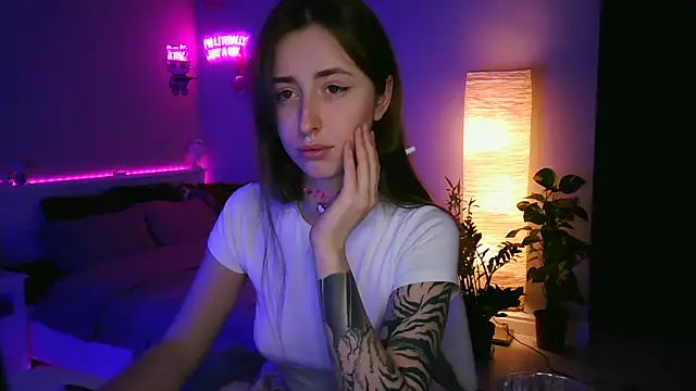 Snapshot of she_tora69 chatting on 04.29.26 she tora69 online show from 04.29.26