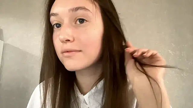 Snapshot of LisaSunrise chatting on 04.28.26 LisaSunrise online show from 04.28.26