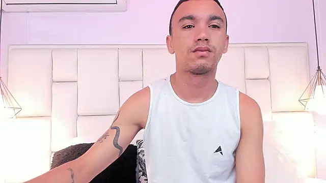 AndresSolorzano1 online show from 06.05.26