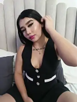 Snapshot of abby_doll_ chatting on 05.15.26 abby doll online show from 05.15.26