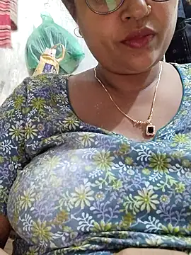 Snapshot of Gulapi_N chatting on 07.14.26 Gulapi N online show from 07.14.26