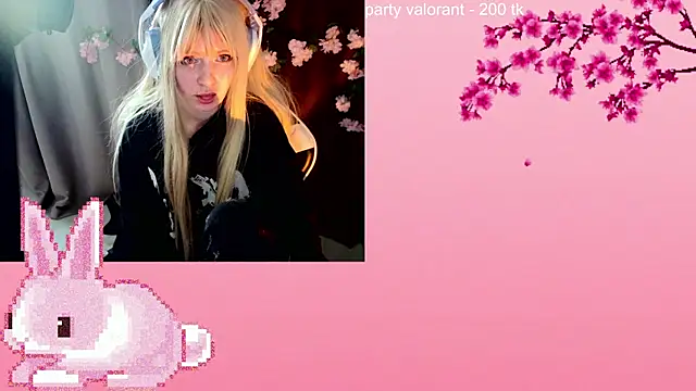 Snapshot of AmmiRinn chatting on 05.18.26 AmmiRinn online show from 05.18.26