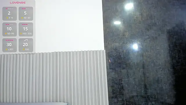 Snapshot of nahomy_park chatting on 05.19.26 nahomy park online show from 05.19.26