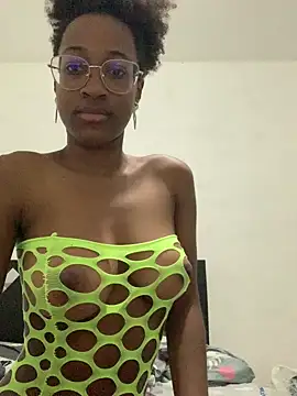Snapshot of Julyshygirl chatting on 05.01.26 Julyshygirl online show from 05.01.26