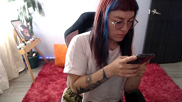 Snapshot of Nyxie8 chatting on 05.18.26 Nyxie8 online show from 05.18.26