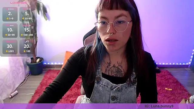 Snapshot of Nyxie8 chatting on 05.25.26 Nyxie8 online show from 05.25.26