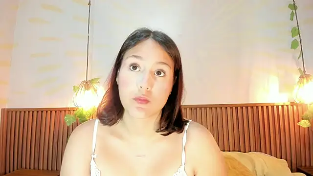 Snapshot of AmelieCooper chatting on 05.23.26 AmelieCooper online show from 05.23.26
