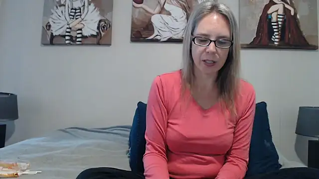 Snapshot of blondiesin50 chatting on 07.07.26 blondiesin50 online show from 07.07.26
