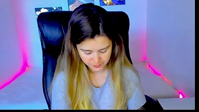 Snapshot of Natali_Secret chatting on 06.17.26 Natali Secret online show from 06.17.26