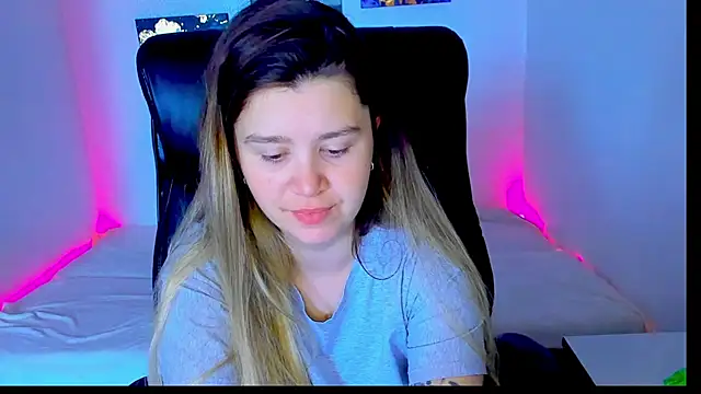 Snapshot of Natali_Secret chatting on 06.21.26 Natali Secret online show from 06.21.26