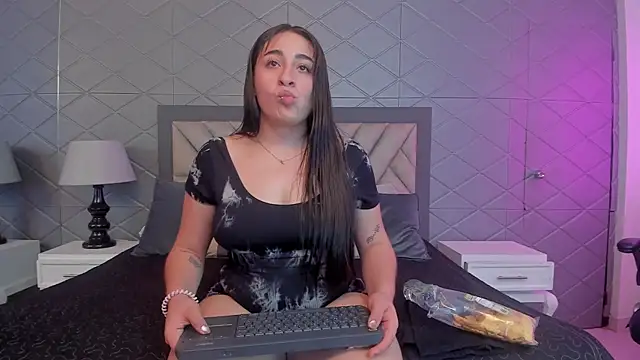 Snapshot of CharyLin chatting on 05.22.26 CharyLin online show from 05.22.26