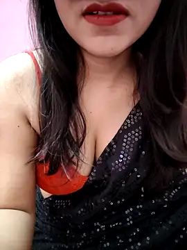 Snapshot of Razoee chatting on 05.19.26 Razoee online show from 05.19.26