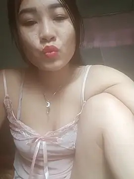 Snapshot of Pivi12 chatting on 05.19.26 Pivi12 online show from 05.19.26