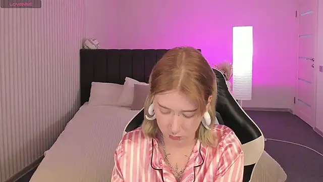 Elira Vane online show from 06.30.26