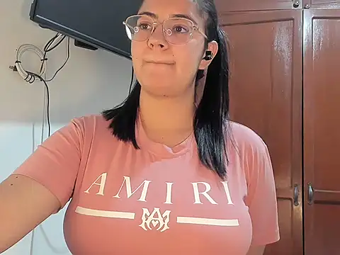 Snapshot of melodyi_ chatting on 05.19.26 melodyi online show from 05.19.26