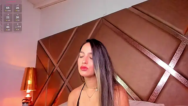 scarlethcollins  online show from 05.06.26
