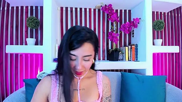 AshleyGross  online show from 05.18.26