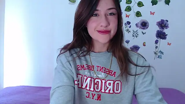Snapshot of GirlAngell17 chatting on 05.17.26 GirlAngell17 online show from 05.17.26