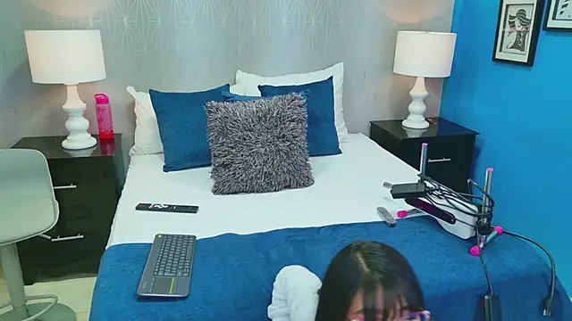 VioletSweetts online show from 04.28.26