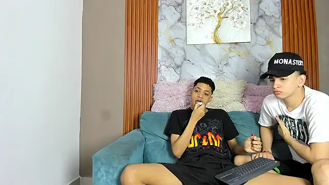 Snapshot of LOVE_GUYS1 chatting on 05.18.26 LOVE GUYS1 online show from 05.18.26