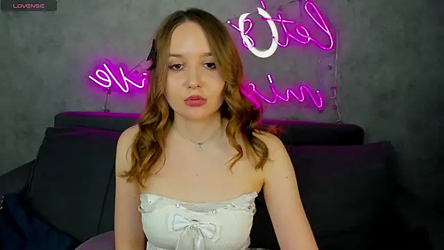 Snapshot of Emmaa_Kimm chatting on 06.05.26 Emmaa Kimm online show from 06.05.26