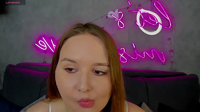 Snapshot of Emmaa_Kimm chatting on 06.07.26 Emmaa Kimm online show from 06.07.26