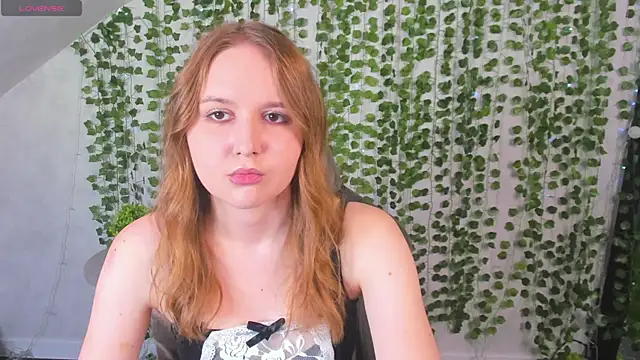 Snapshot of Emmaa_Kimm chatting on 07.07.26 Emmaa Kimm online show from 07.07.26