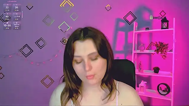 Snapshot of luna_noct chatting on 05.19.26 luna noct online show from 05.19.26
