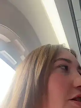 Mrsthicktorious8 online show from 04.28.26