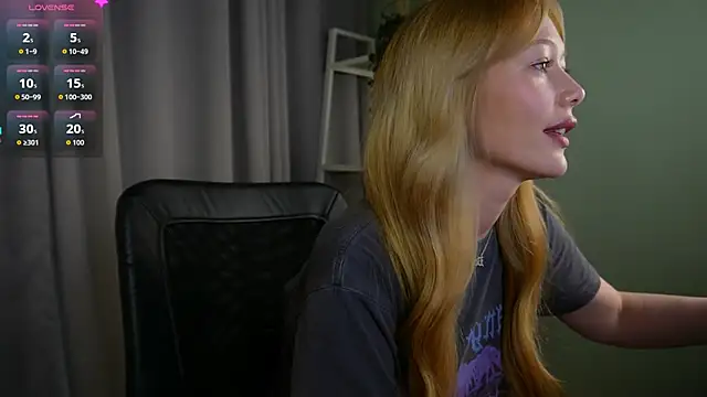Snapshot of _Mila_Luna_ chatting on 05.02.26 Mila Luna online show from 05.02.26