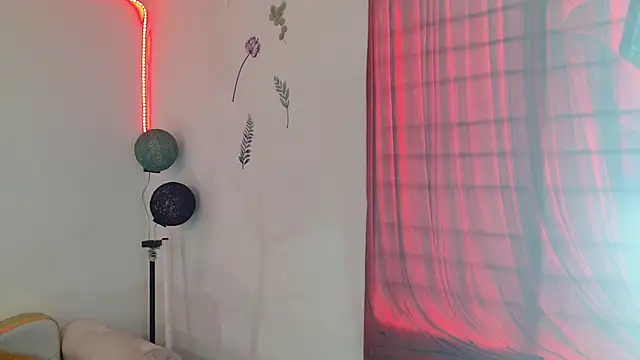 Snapshot of Bebecita_Hot chatting on 05.05.26 Bebecita Hot online show from 05.05.26