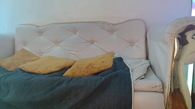Snapshot of Bebecita_Hot chatting on 05.27.26 Bebecita Hot online show from 05.27.26