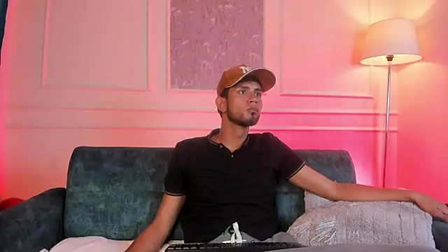 Snapshot of Jackson_Hunt chatting on 05.05.26 Jackson Hunt online show from 05.05.26