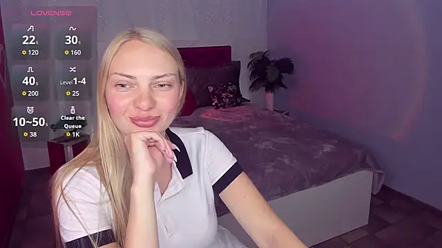 Snapshot of NancyGlamour chatting on 07.03.26 NancyGlamour online show from 07.03.26