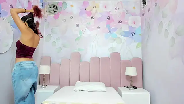 Miabloom19  online show from 07.02.26