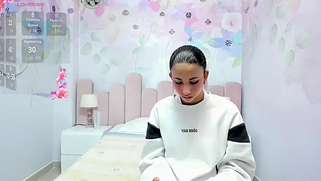 Miabloom19  online show from 07.09.26