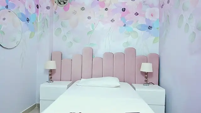 Miabloom19  online show from 07.15.26