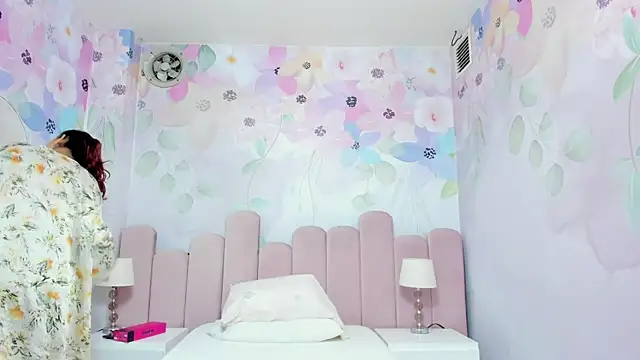 Miabloom19  online show from 07.18.26