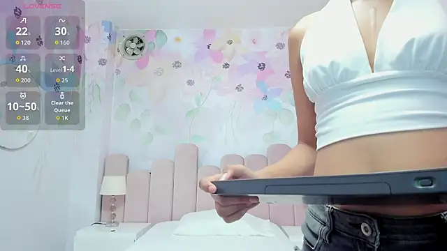 Miabloom19  online show from 08.01.26