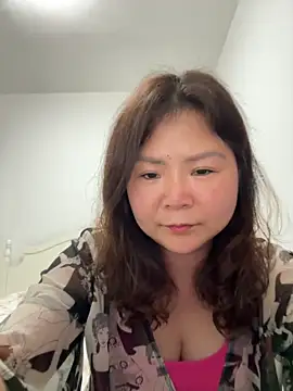 Snapshot of linda51863 chatting on 05.20.26 linda51863 online show from 05.20.26