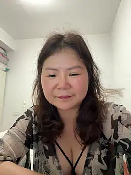 Snapshot of linda51863 chatting on 05.21.26 linda51863 online show from 05.21.26
