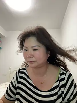 Snapshot of linda51863 chatting on 05.23.26 linda51863 online show from 05.23.26