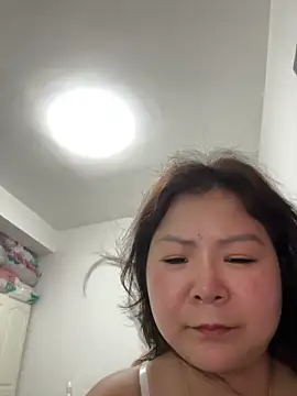 Snapshot of linda51863 chatting on 05.25.26 linda51863 online show from 05.25.26