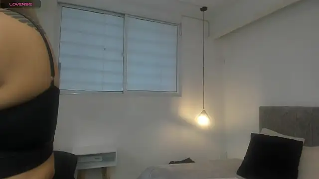 Snapshot of Darkmoon_1 chatting on 05.26.26 Darkmoon 1 online show from 05.26.26