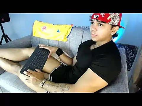 Snapshot of noahprada chatting on 06.23.26 noahprada online show from 06.23.26