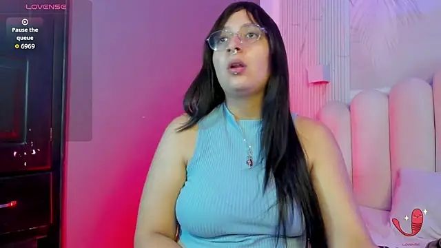 Snapshot of Svetlana_3 chatting on 05.21.26 Svetlana 3 online show from 05.21.26