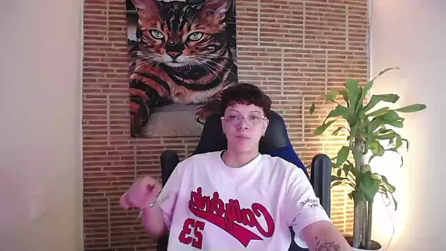 Snapshot of Asher_addamss_ chatting on 07.15.26 Asher addamss online show from 07.15.26