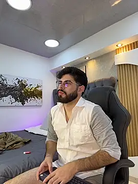 Snapshot of DomBoy_ chatting on 05.19.26 DomBoy online show from 05.19.26