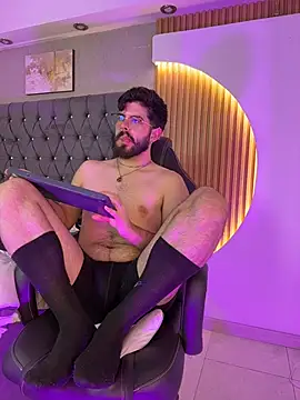Snapshot of DomBoy_ chatting on 05.27.26 DomBoy online show from 05.27.26