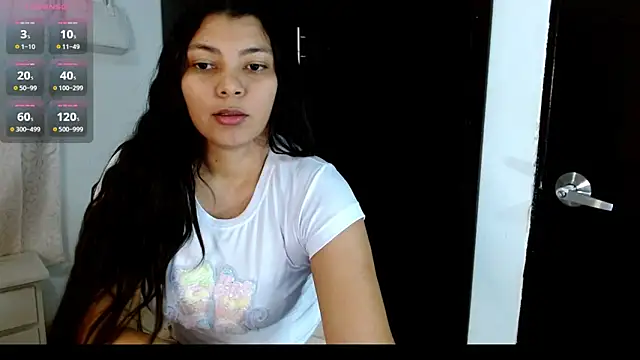 Snapshot of KarlaLoving chatting on 05.21.26 KarlaLoving online show from 05.21.26